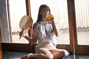 Mùa hè buồn chán ở quê làm tình vợ cạnh nhà thiếu thốn vì lấy anh xã già