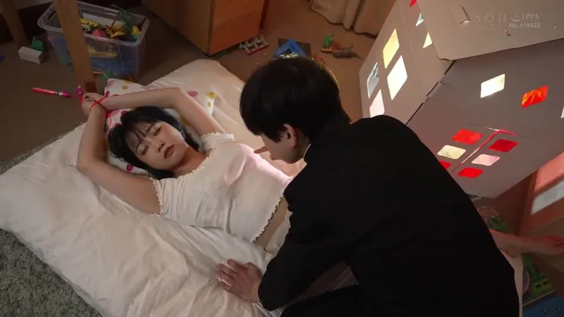 Trả thù anh trai thường xuyên bắt nạt bằng cách chịch cô bạn gái anh ấy